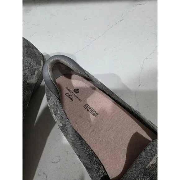 Clarks Women's 7 M Cloudstepper Carly Dream Flats Shoes Stretch Khaki Green Camo - Picture 2 of 8